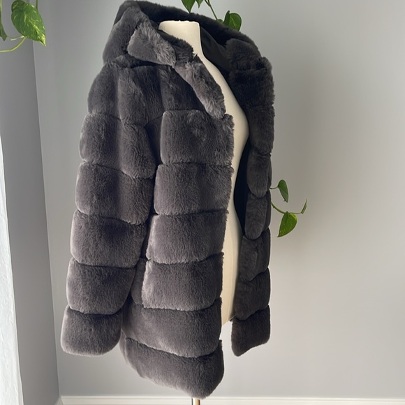 BCBGMAXAZRIA Charcoal Faux Fur Hooded Coat Size S - Picture 6 of 13